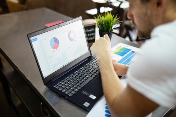 Comment intégrer efficacement la technologie dans votre routine de méditation quotidienne ?