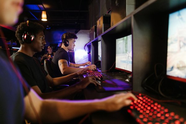 Quelles sont les opportunités professionnelles après avoir fréquenté l'école supérieure du jeu vidéo ?